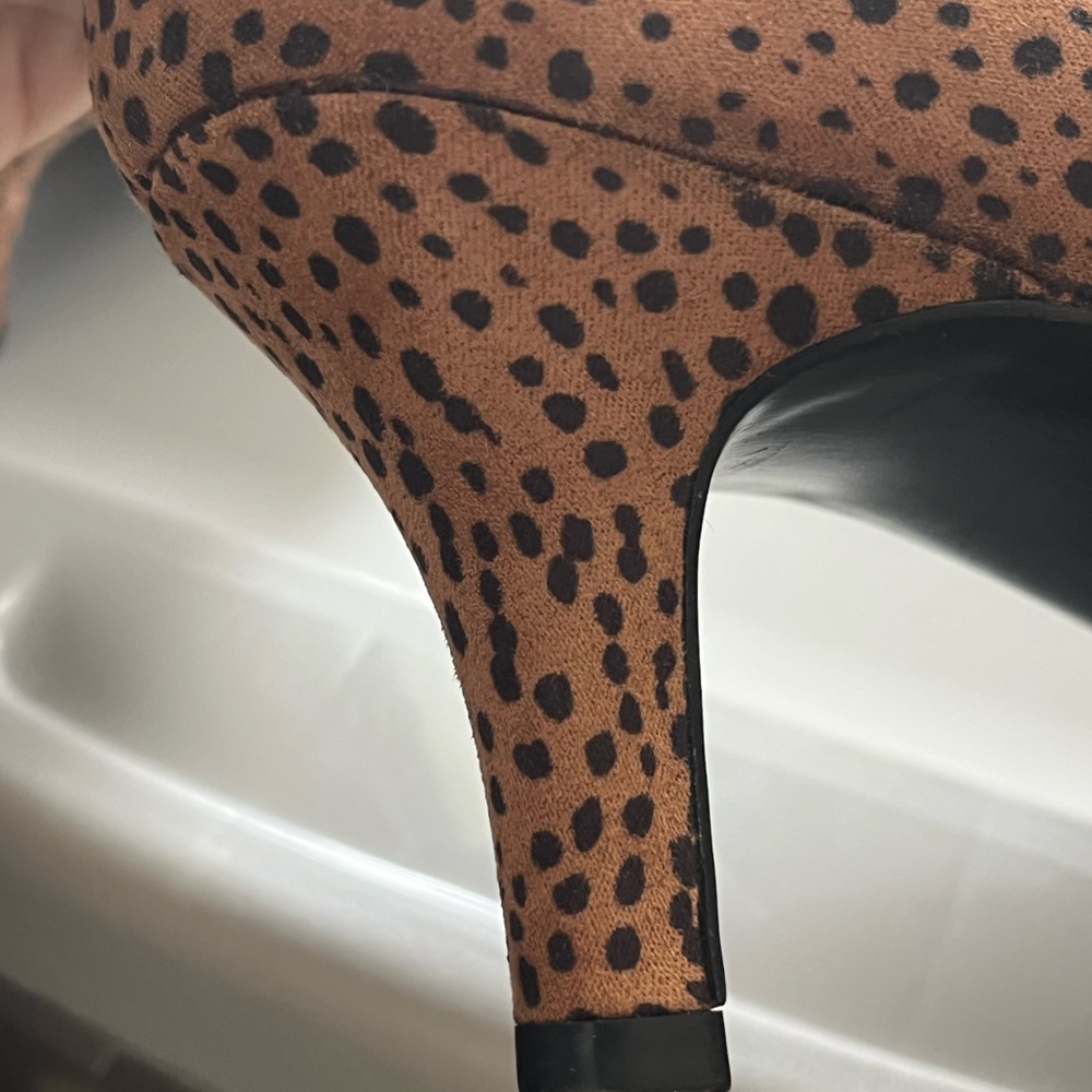 Women's LifeStride Parigi Leopard Animal Print 2.5 Inch High Heel Pump Size 8.5 - Picture 10 of 16